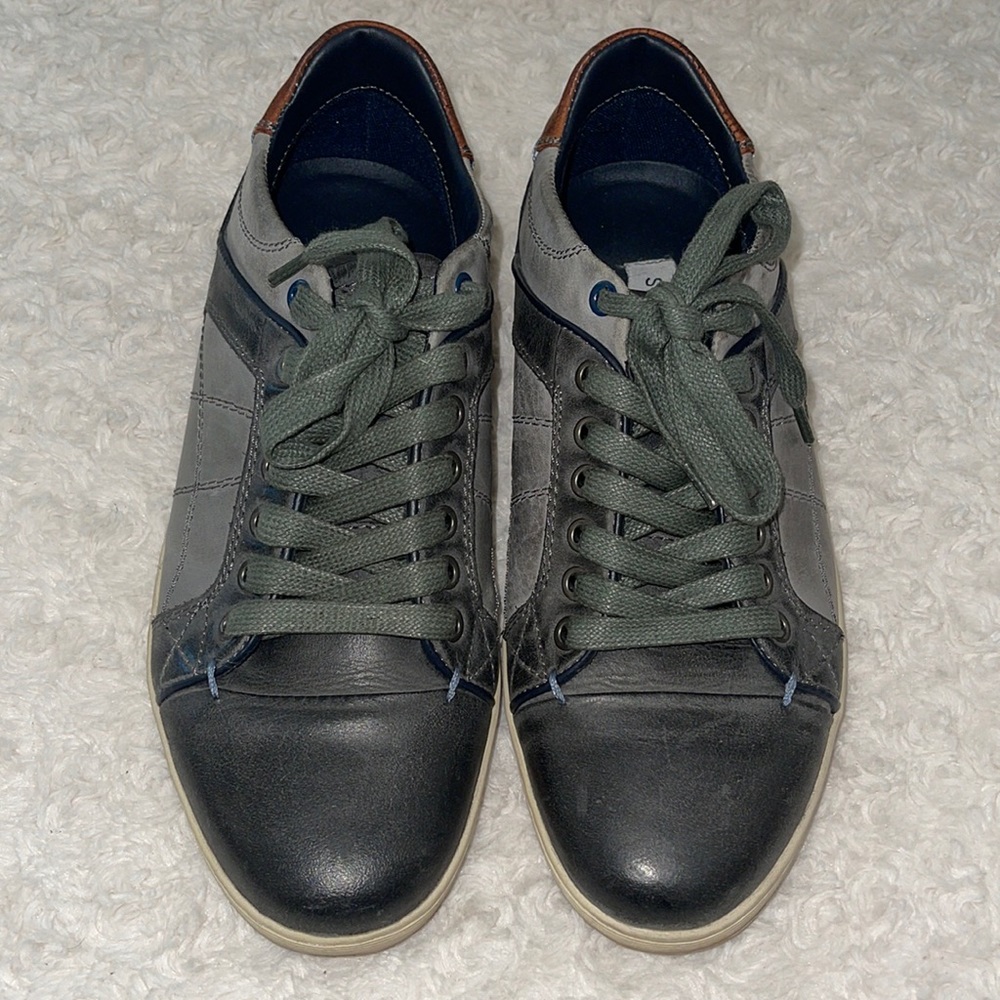 STEVE MADDEN P-Corsed Leather sneaker Size 8 Black, Gray and Brown.